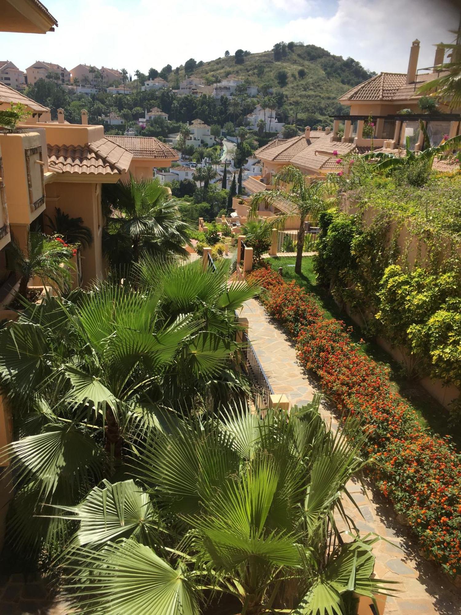 Aloha Hill Club Lluxury 5 Star Golf Resort Near Puerto Banus And マルベーリャ エクステリア 写真