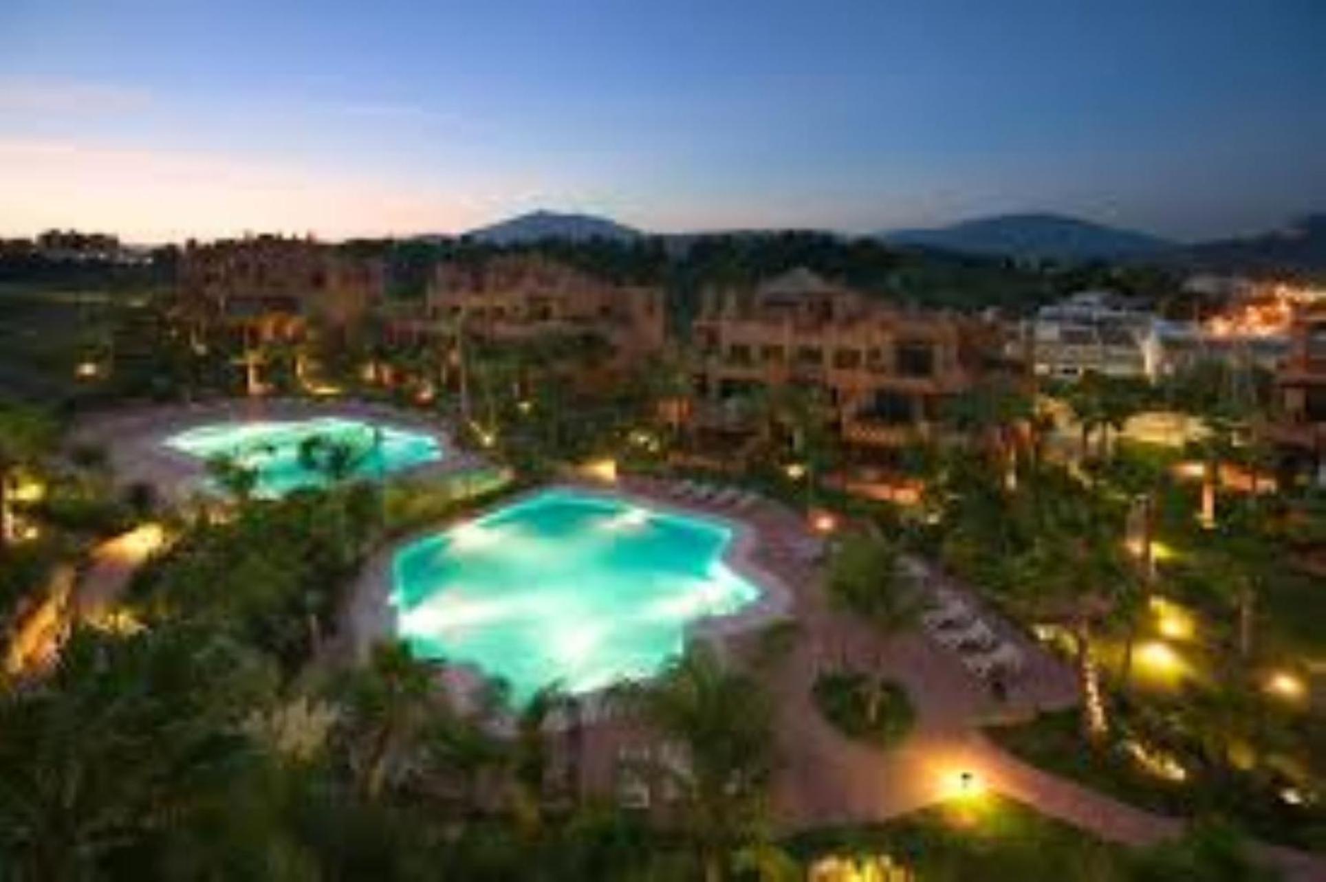 Aloha Hill Club Lluxury 5 Star Golf Resort Near Puerto Banus And マルベーリャ エクステリア 写真