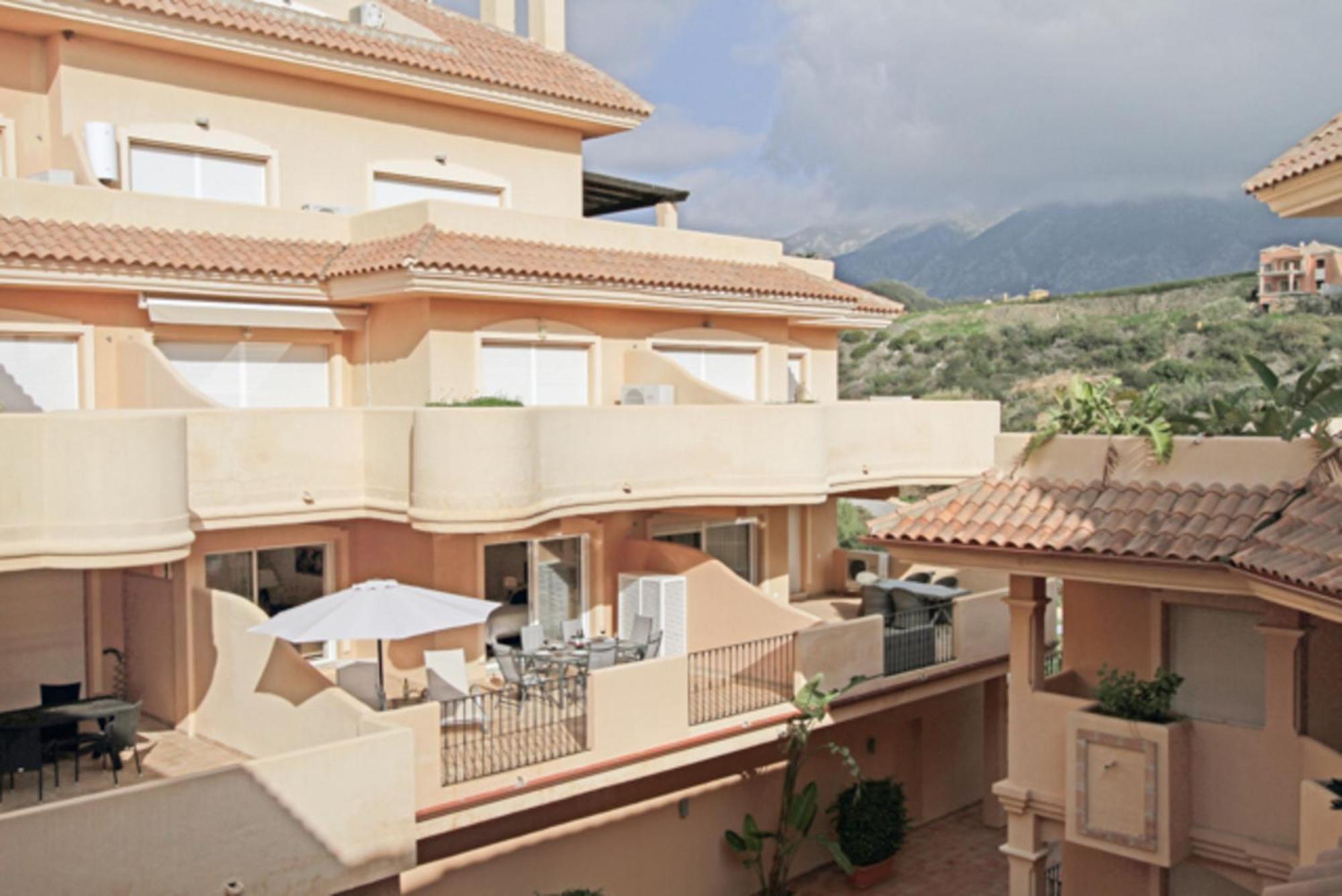 Aloha Hill Club Lluxury 5 Star Golf Resort Near Puerto Banus And マルベーリャ エクステリア 写真
